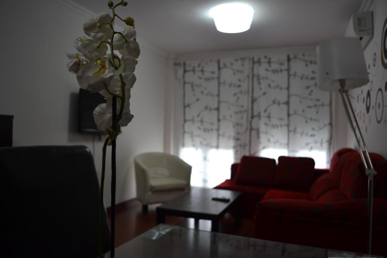 Apartamento Acueducto, Tres Dormitorios Y Parking Gratis Merida Exterior photo