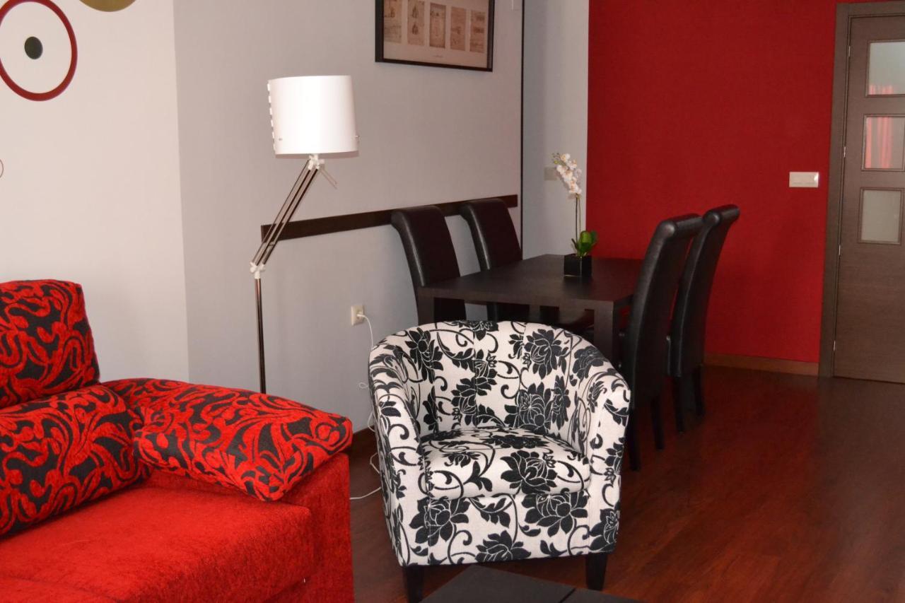 Apartamento Acueducto, Tres Dormitorios Y Parking Gratis Merida Exterior photo