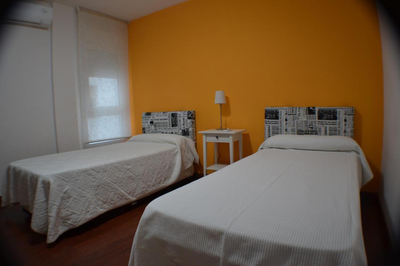 Apartamento Acueducto, Tres Dormitorios Y Parking Gratis Merida Exterior photo