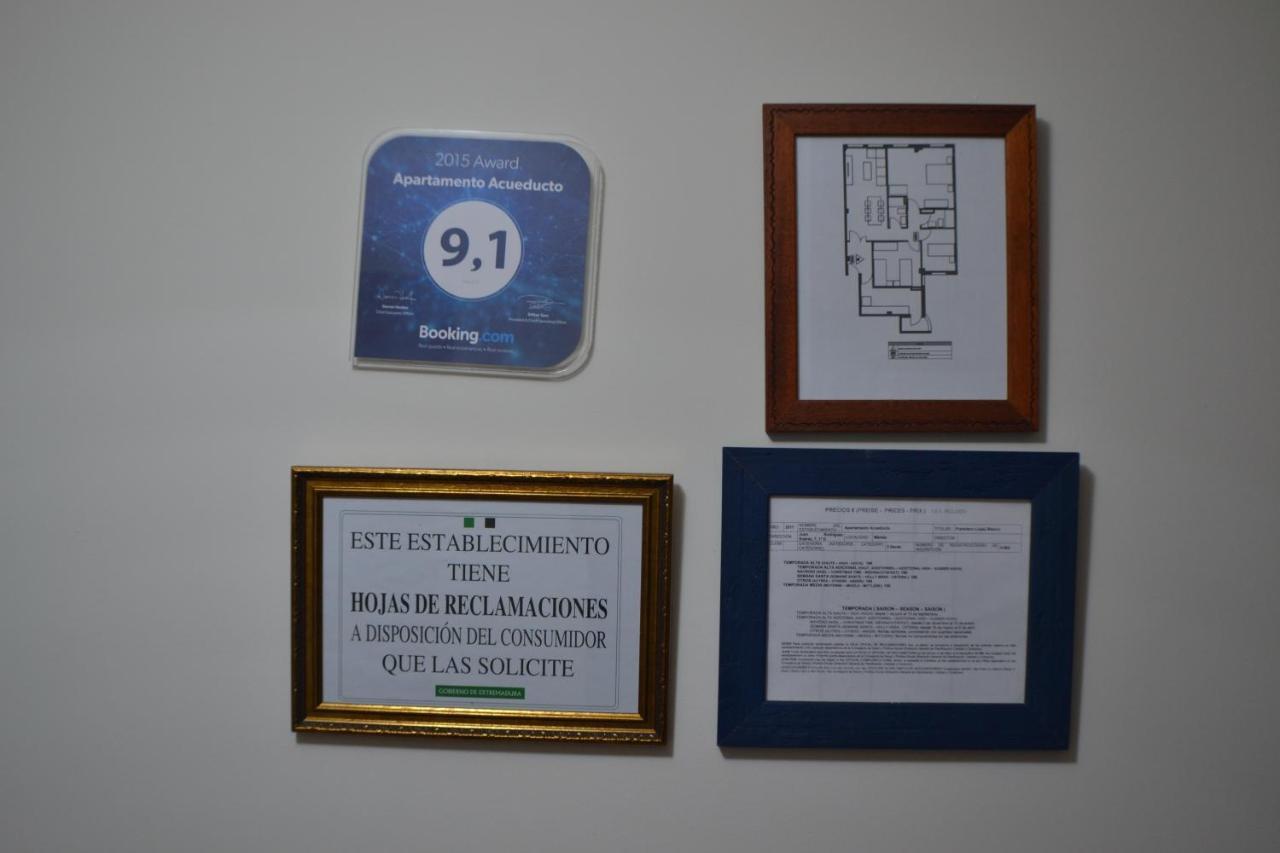Apartamento Acueducto, Tres Dormitorios Y Parking Gratis Merida Exterior photo